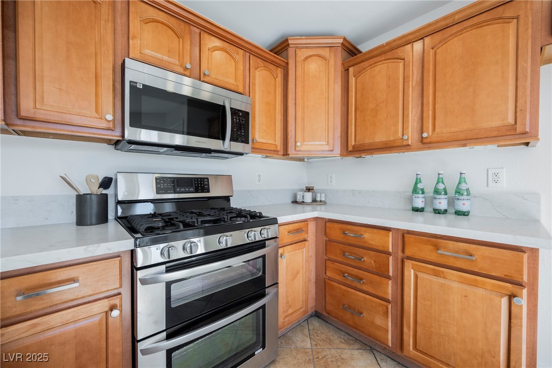 9257 Harbor Stream Avenue Property Photo 8