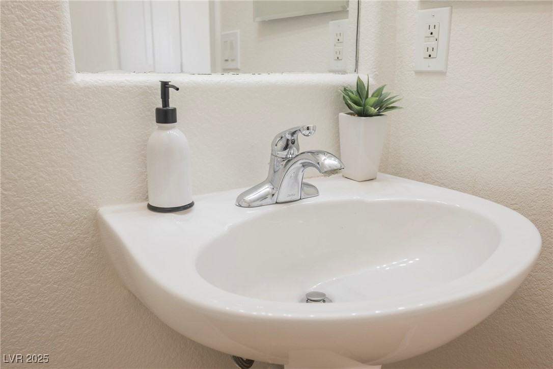 9257 Harbor Stream Avenue Property Photo 28