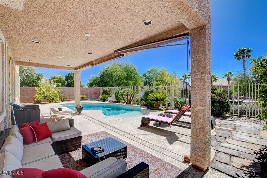 4129 Fabulous Finches Avenue Property Photo 4