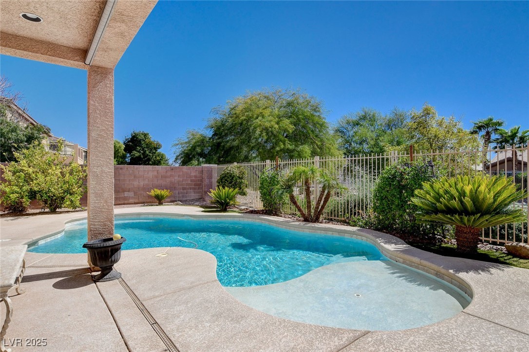 4129 Fabulous Finches Avenue Property Photo 8