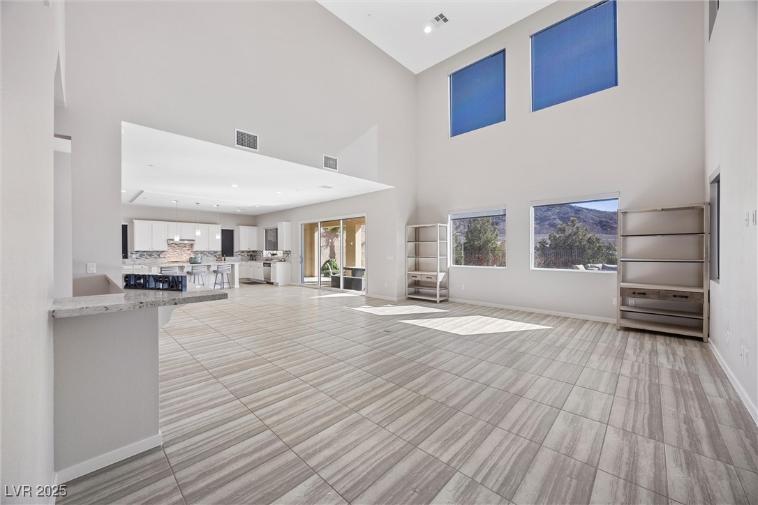 13 Scenic Terrain Avenue Property Photo 7