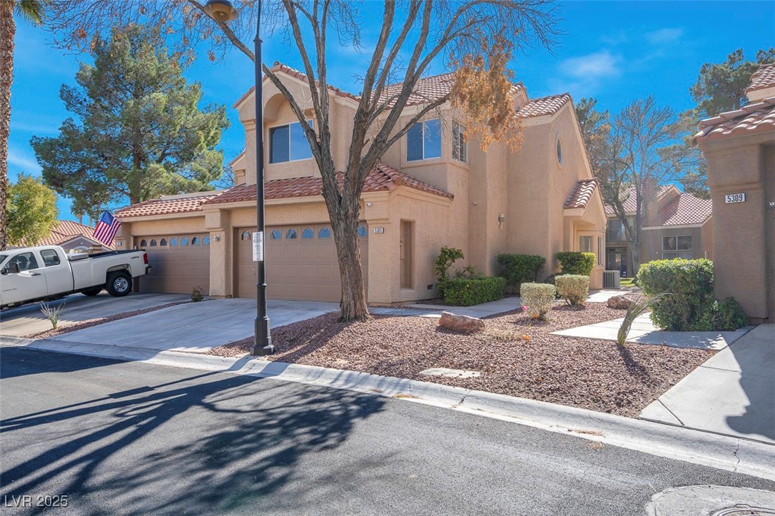 5305 La Patera Lane Property Photo 2
