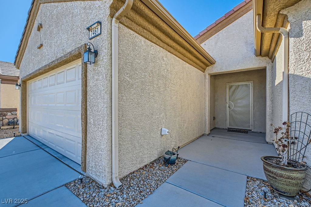 7461 Crested Quail Street Property Photo 3