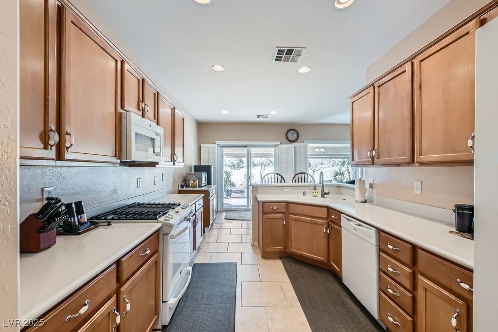 7461 Crested Quail Street Property Photo 9