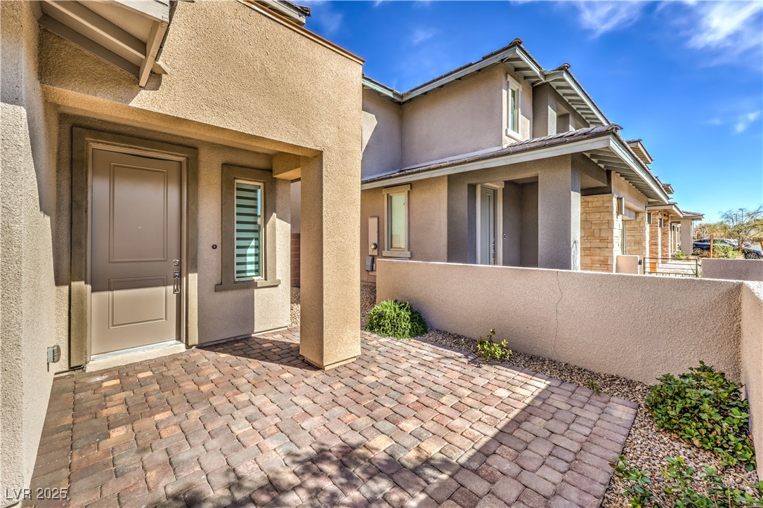 9672 Sunstone Sparkle Avenue Property Photo 2
