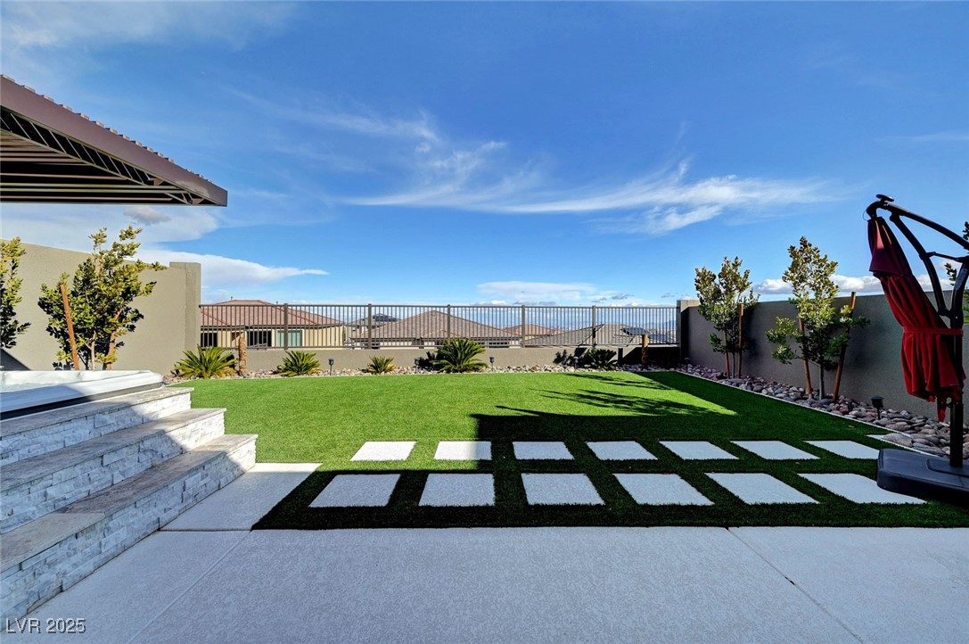 394 Red Feather Peak Court Property Photo 69