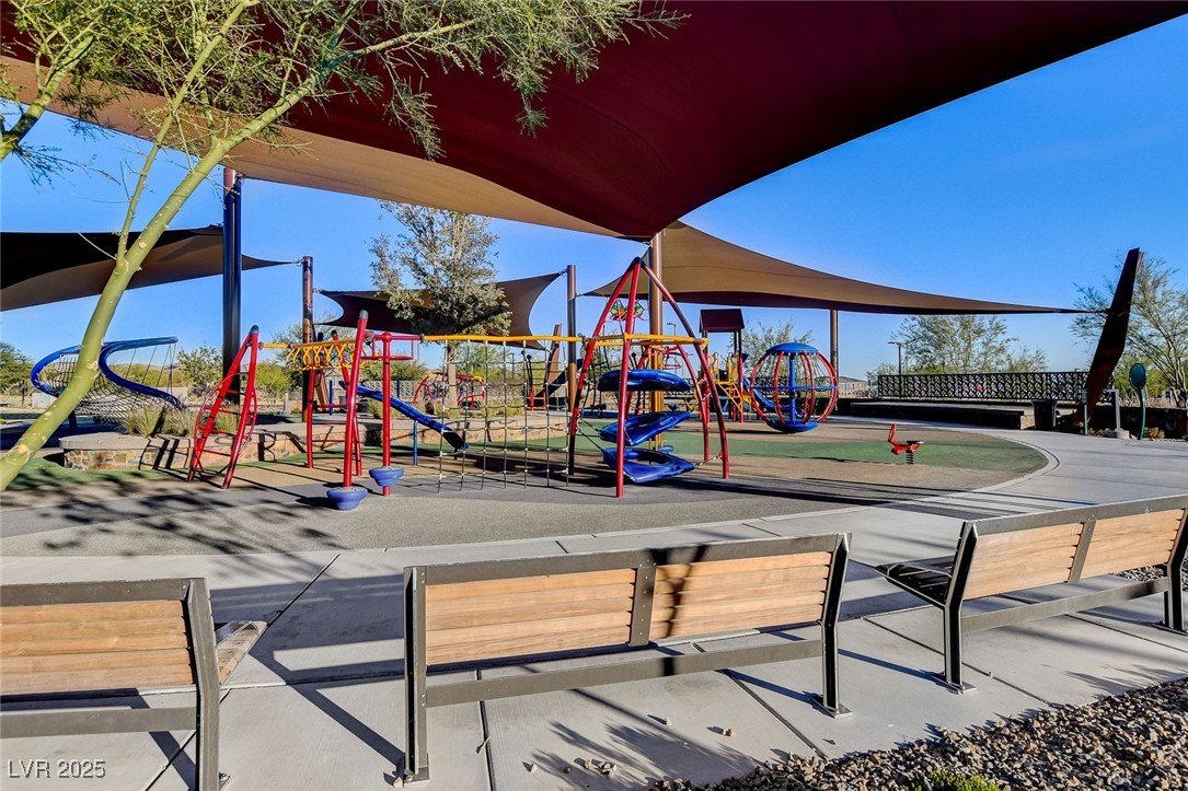 394 Red Feather Peak Court Property Photo 87