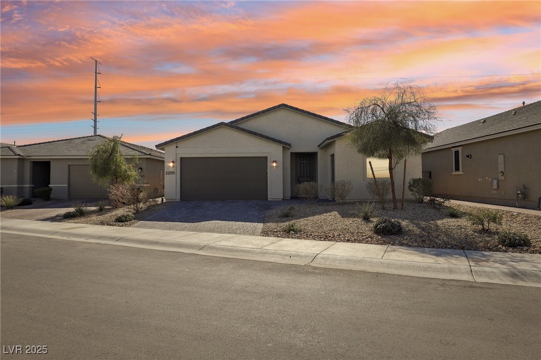 2255 Woodbluff Avenue Property Photo