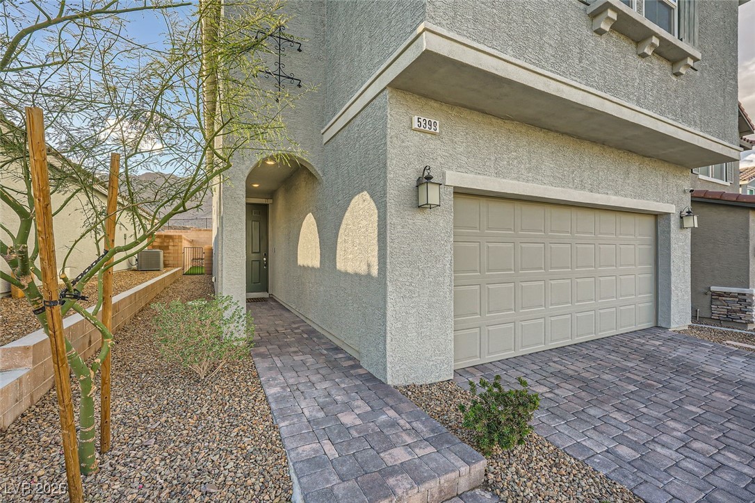 5399 El Nevero Street Property Photo 4