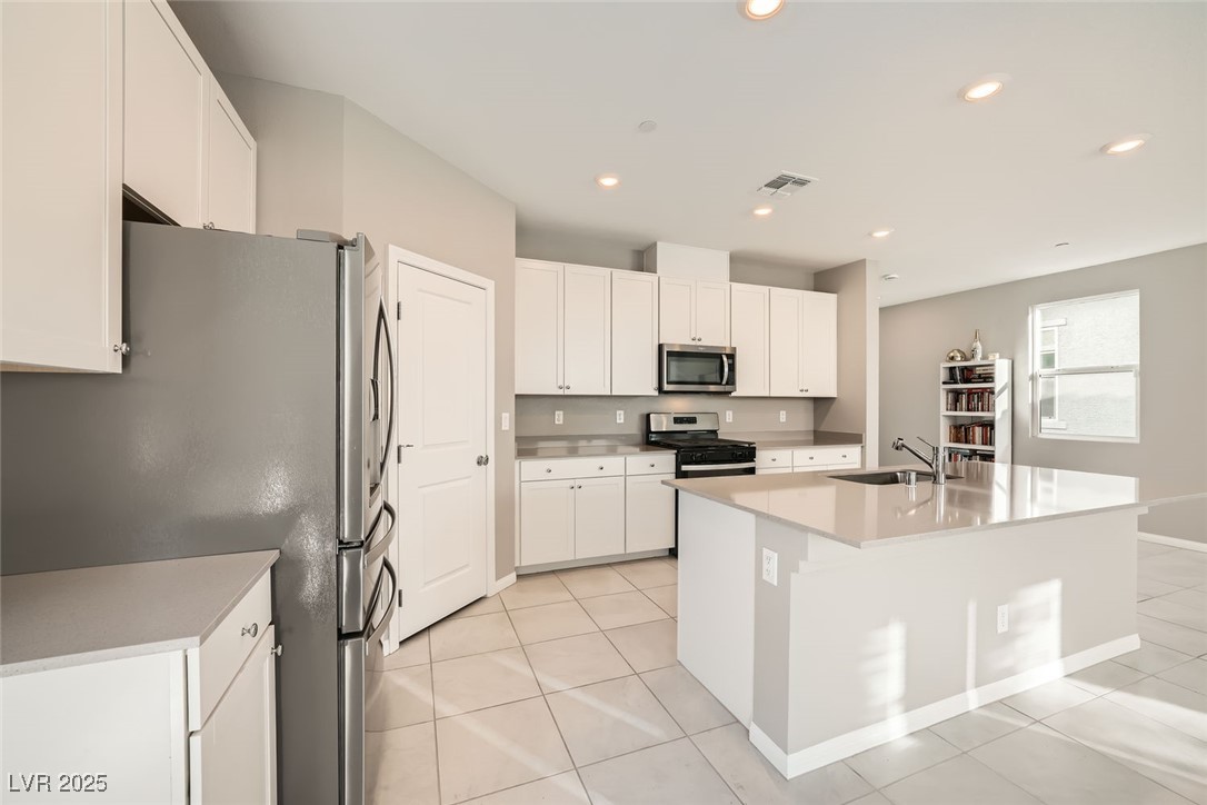 5399 El Nevero Street Property Photo 10