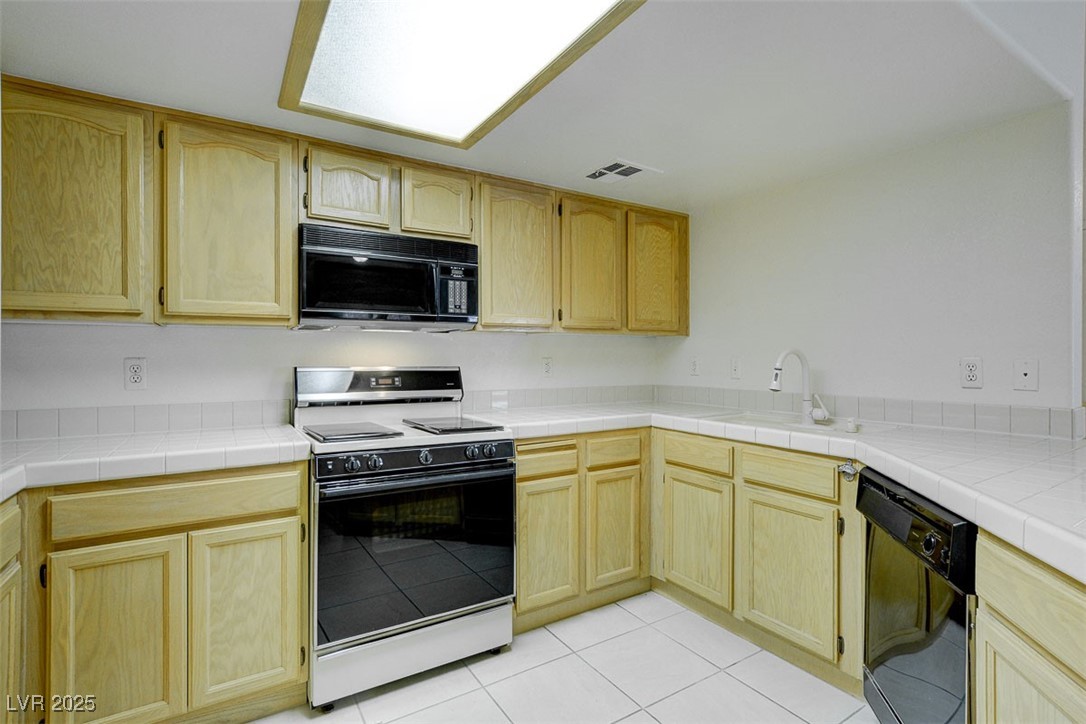 8301 Boseck Drive 135 Property Photo 8