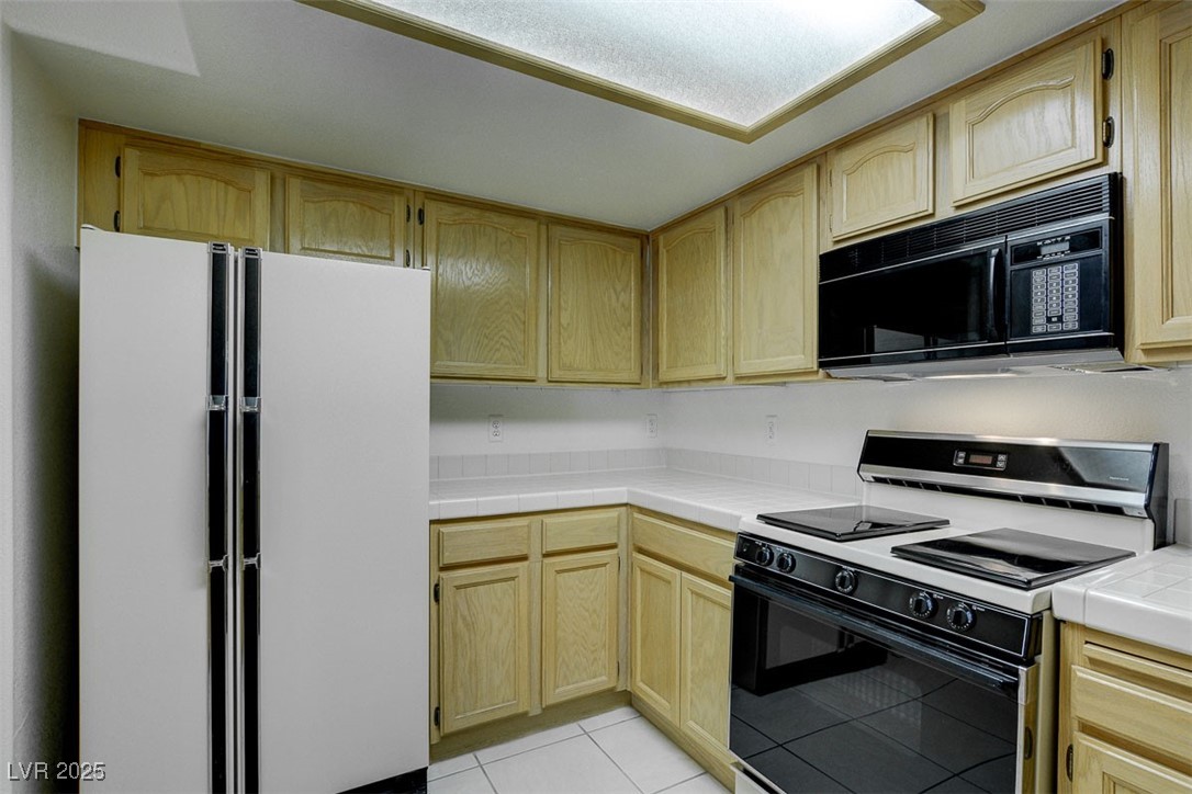8301 Boseck Drive 135 Property Photo 11