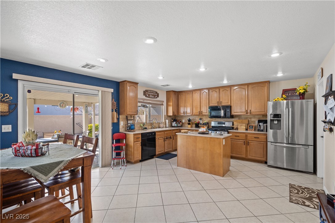 5009 Rustic Charm Court Property Photo 4