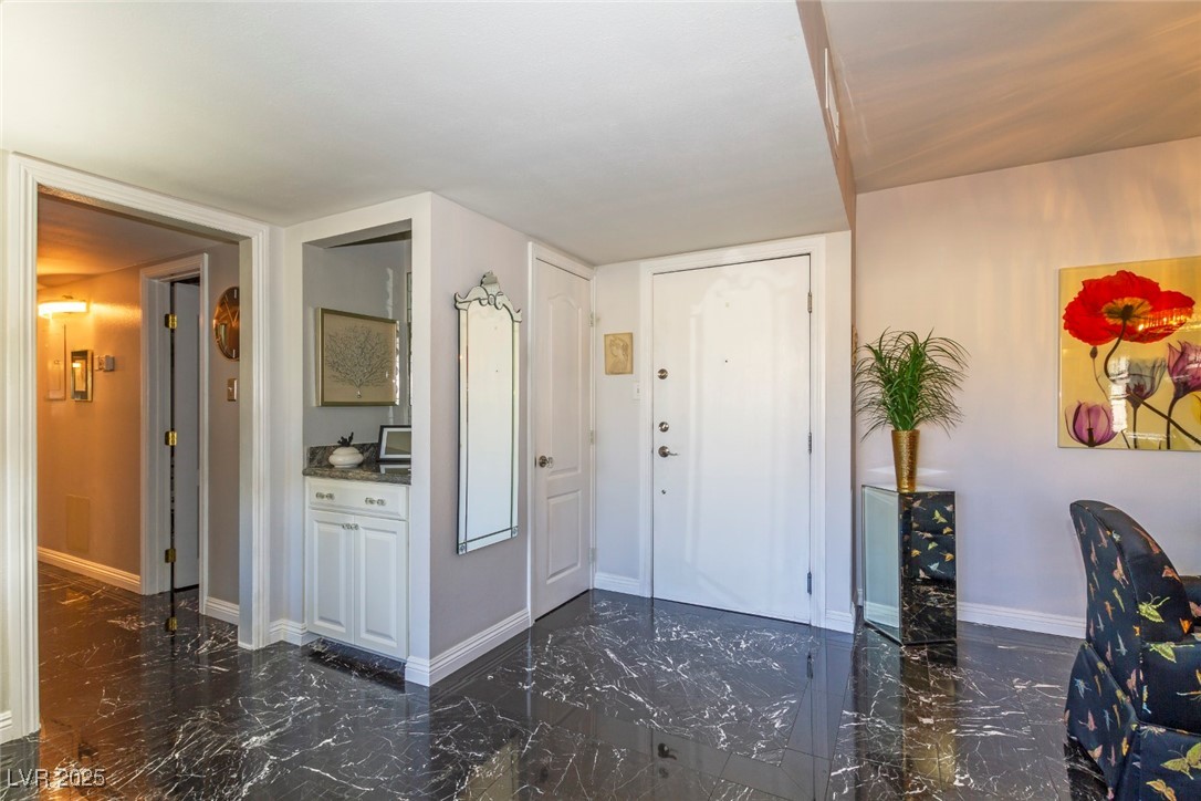 730 South Royal Crest Circle 424 Property Photo 6