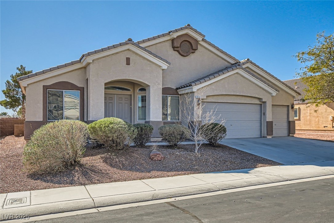 2617 Tanagrine Drive Property Photo 2
