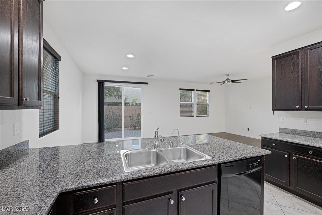 6949 Town Forest Avenue Property Photo 16