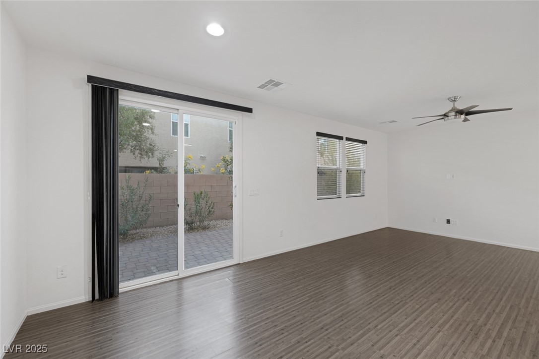 6949 Town Forest Avenue Property Photo 17