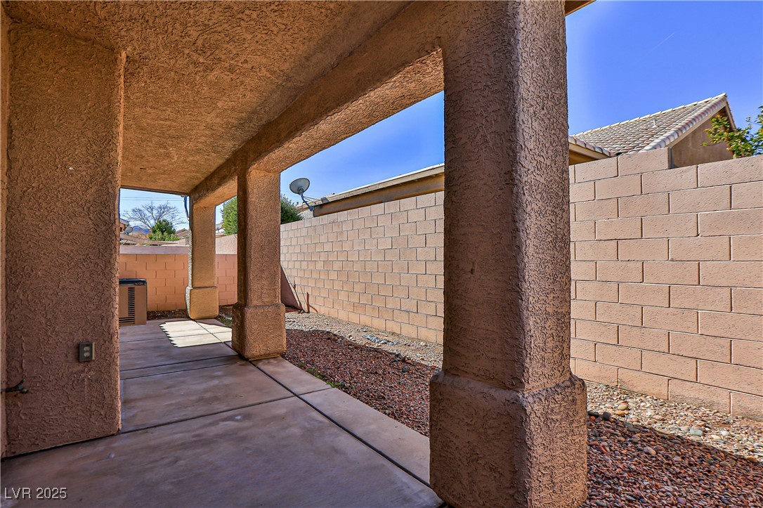 211 Crown Imperial Street Property Photo 29