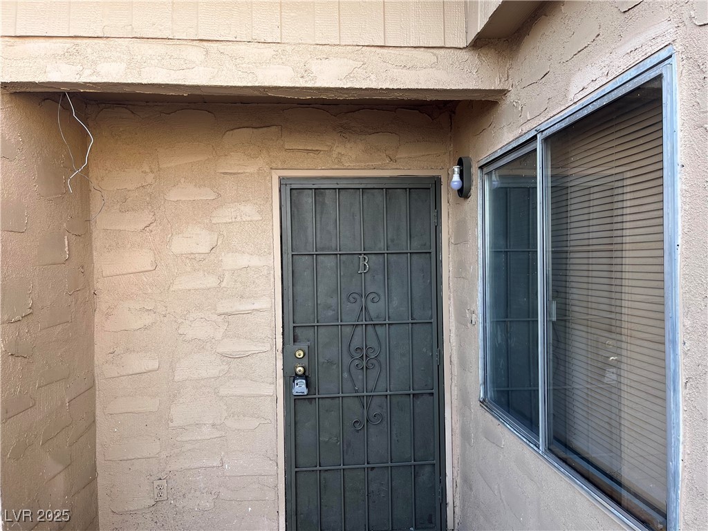 5225 Gray Lane B Property Photo