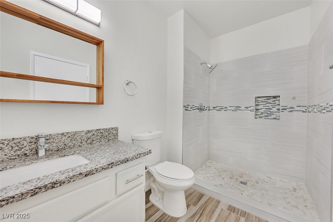 9050 West Warm Springs Road 2153 Property Photo 8