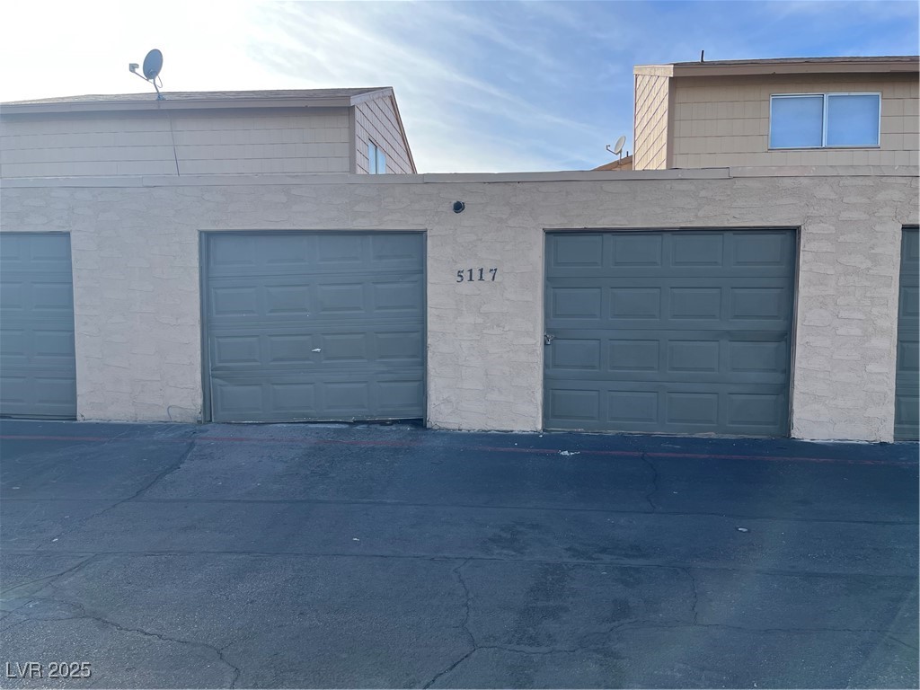 5117 Garden Lane C Property Photo