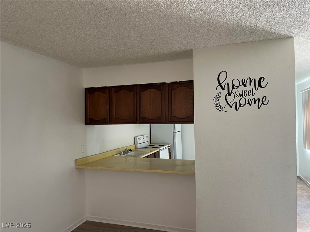 5117 Garden Lane C Property Photo 3
