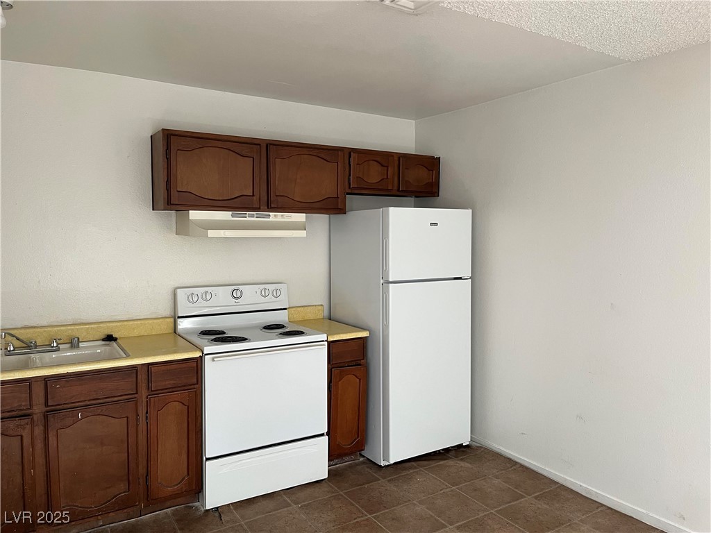 5117 Garden Lane C Property Photo 4