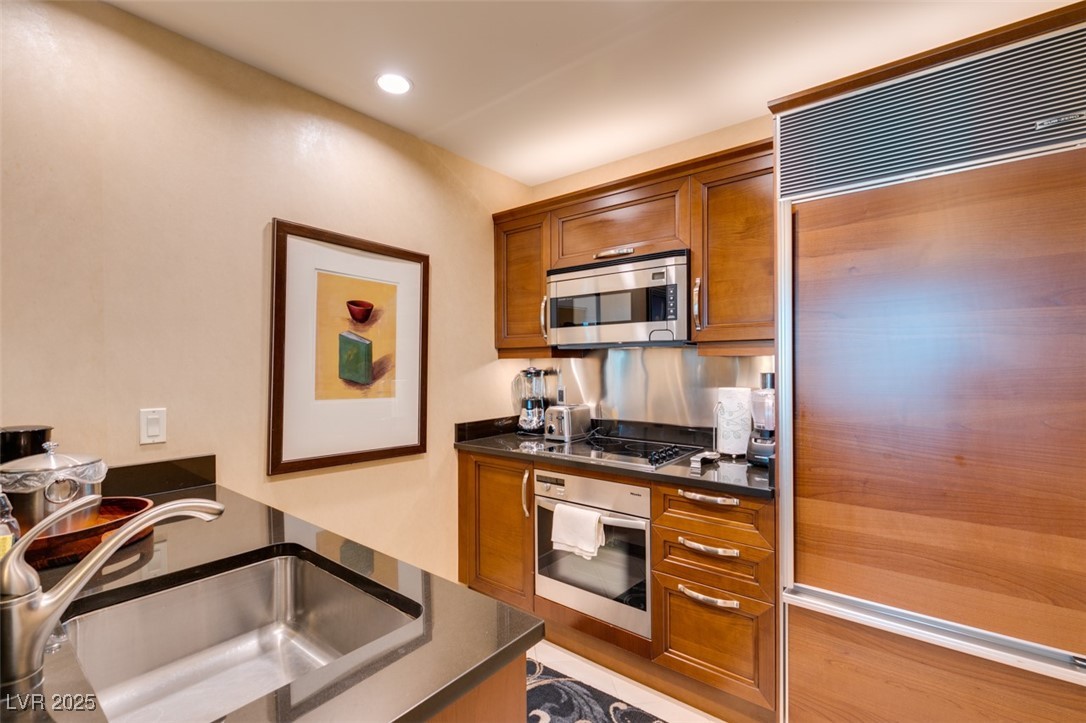 145 East Harmon Avenue 1202 Property Photo 23