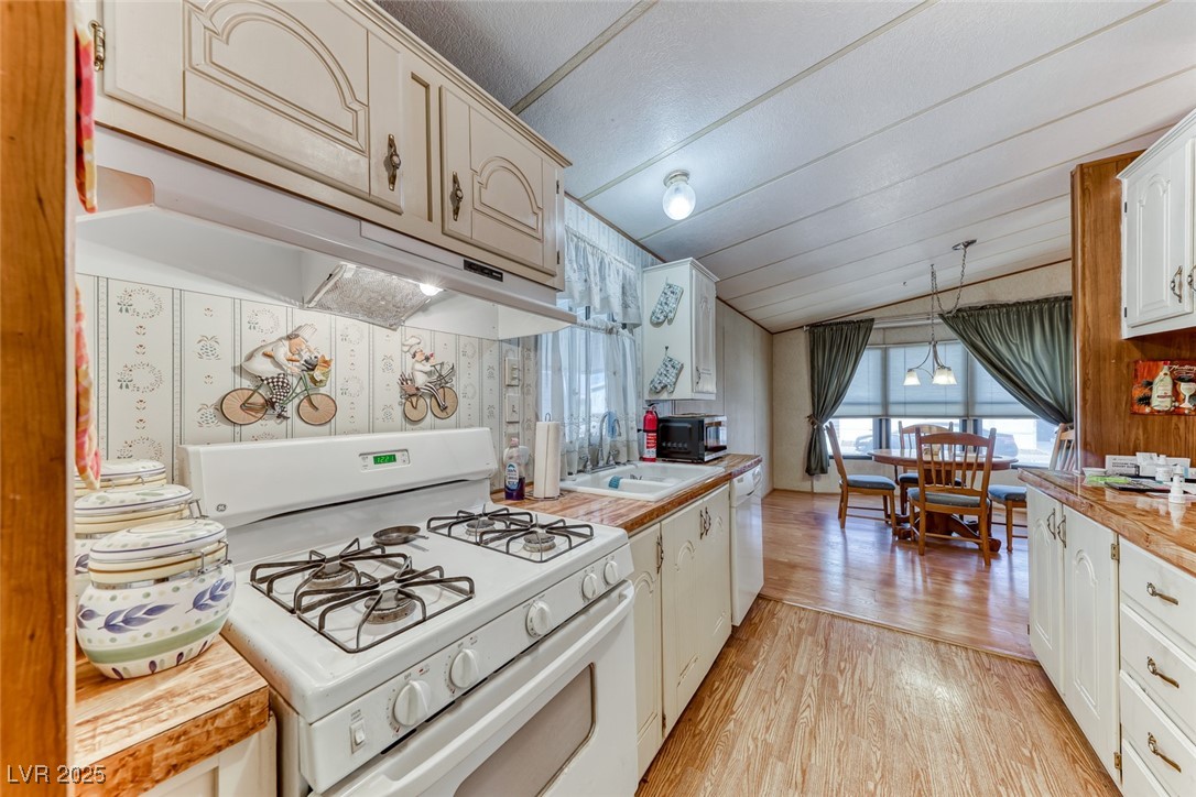 5561 Aldama Road Property Photo 20