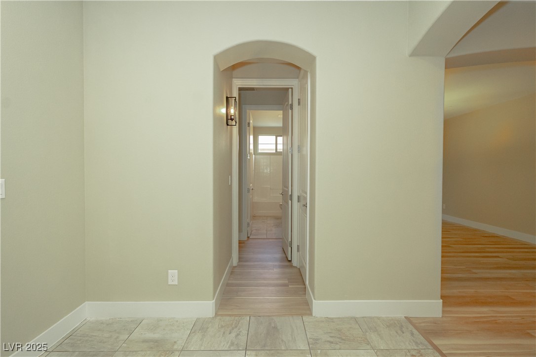 1617 Meadow Bluffs Avenue Property Photo 8