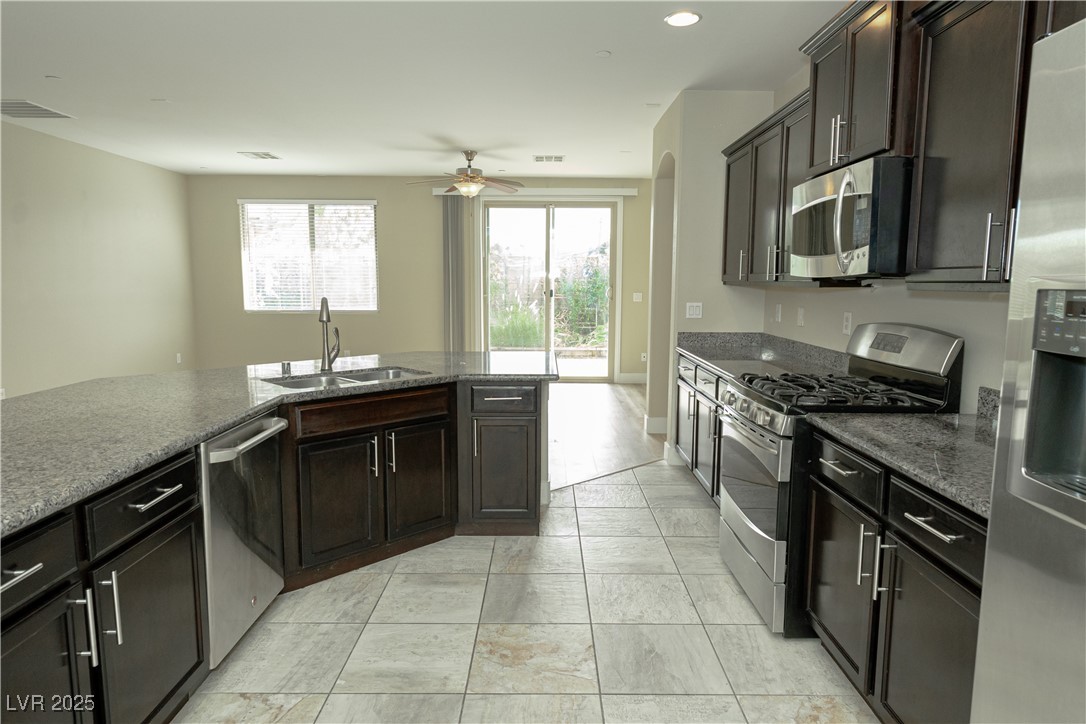 1617 Meadow Bluffs Avenue Property Photo 13