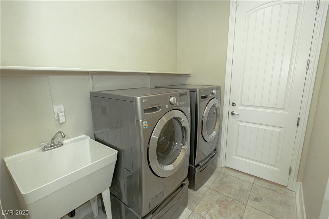 1617 Meadow Bluffs Avenue Property Photo 18