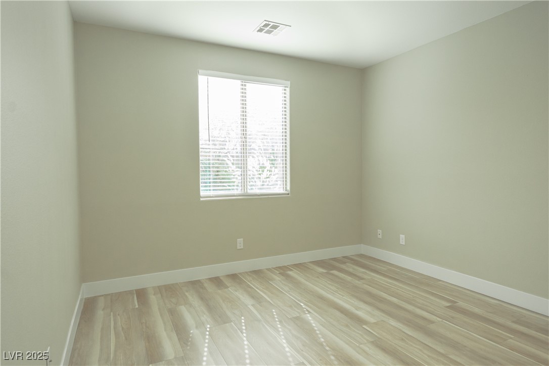 1617 Meadow Bluffs Avenue Property Photo 21