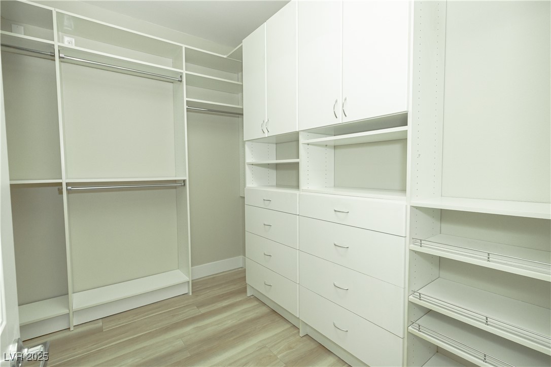 1617 Meadow Bluffs Avenue Property Photo 33