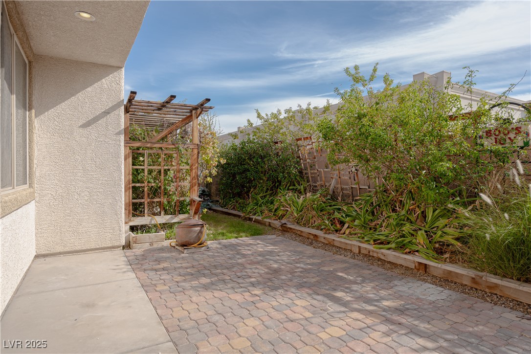 1617 Meadow Bluffs Avenue Property Photo 44