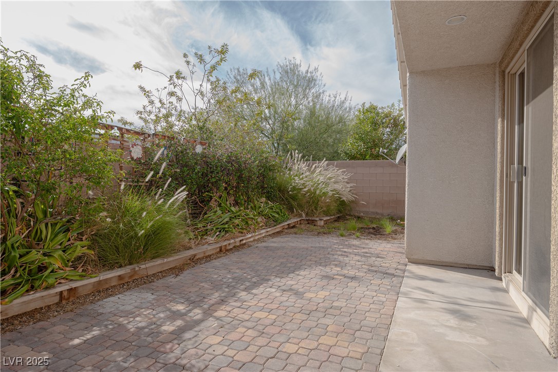 1617 Meadow Bluffs Avenue Property Photo 45