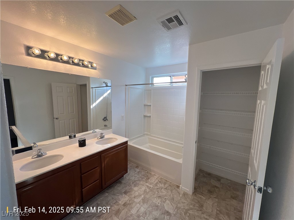 7464 Edgecove Court Property Photo 11