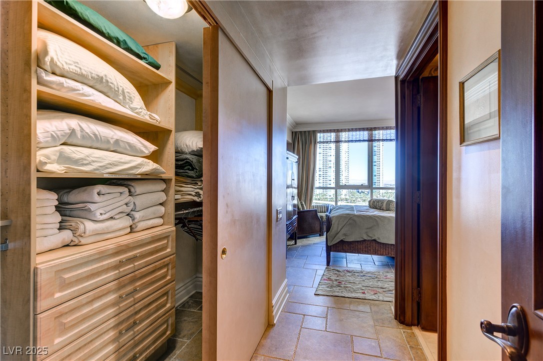 2747 Paradise Road 801 Property Photo 26