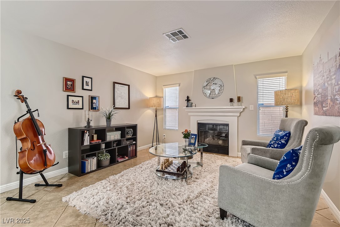 1517 Calle Montery Street Property Photo 4