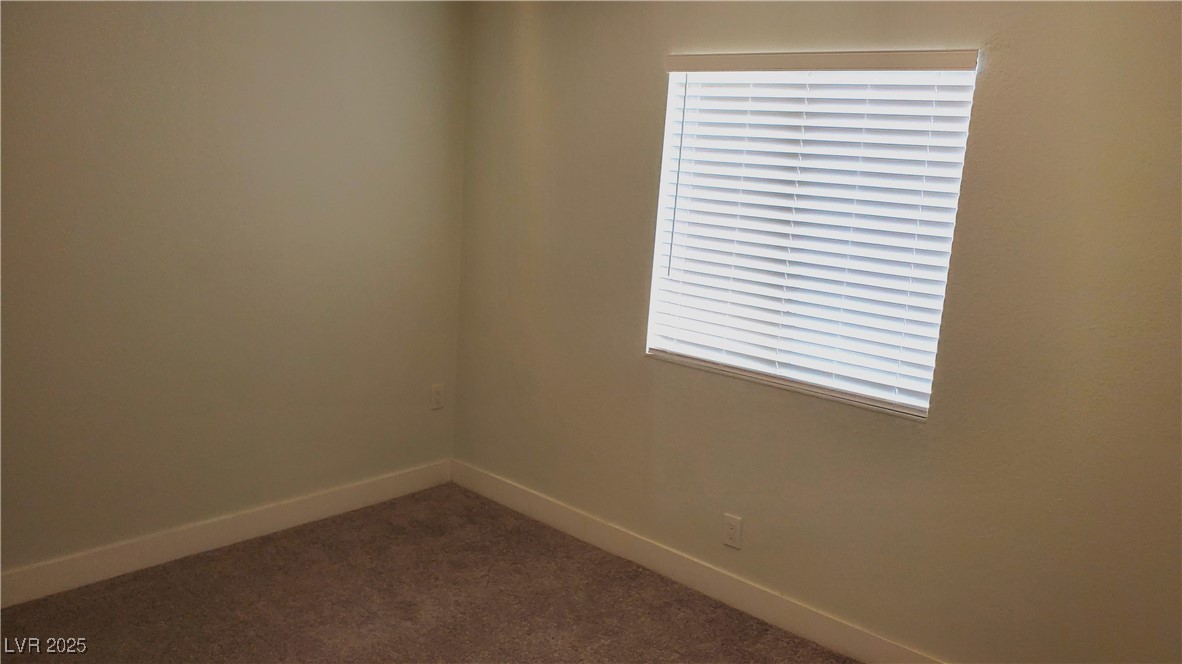 5494 Waltham Lane Property Photo 8