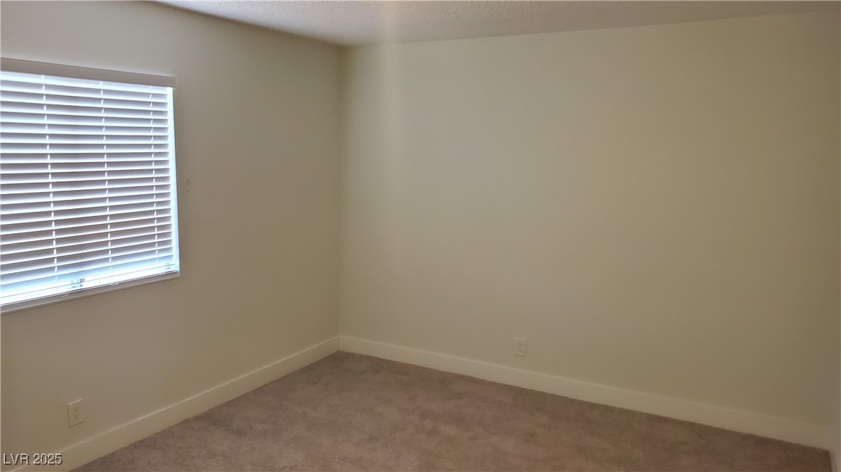 5494 Waltham Lane Property Photo 9