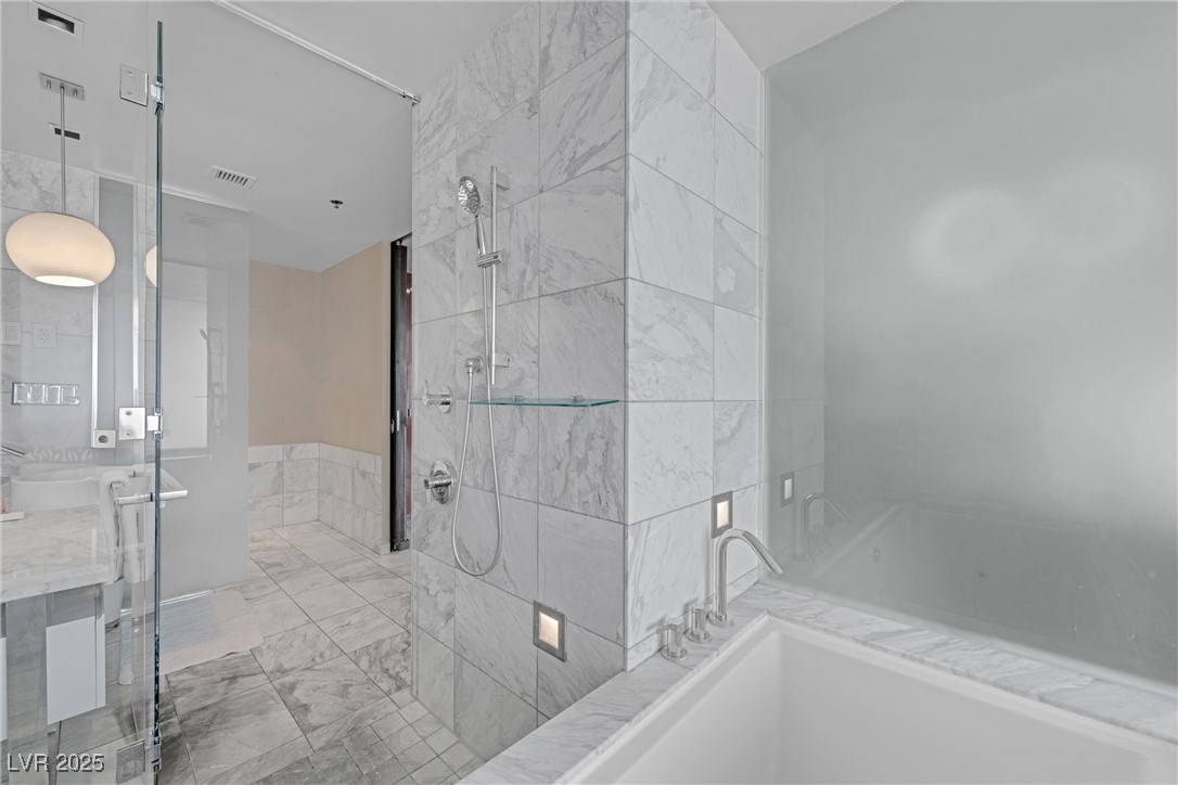 4381 West Flamingo Road 2712 Property Photo 14