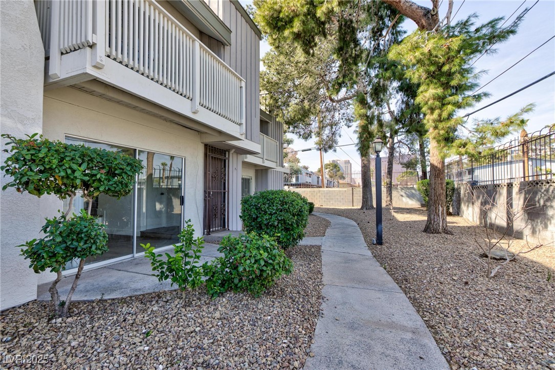 600 Willow Green Drive Property Photo 3