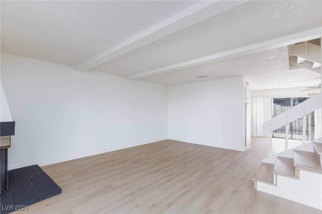 600 Willow Green Drive Property Photo 6