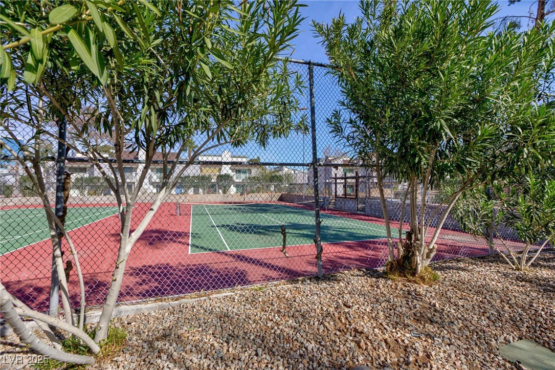 600 Willow Green Drive Property Photo 40