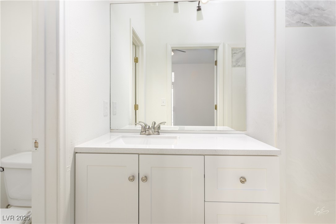 700 Aztec Circle 12b Property Photo 15