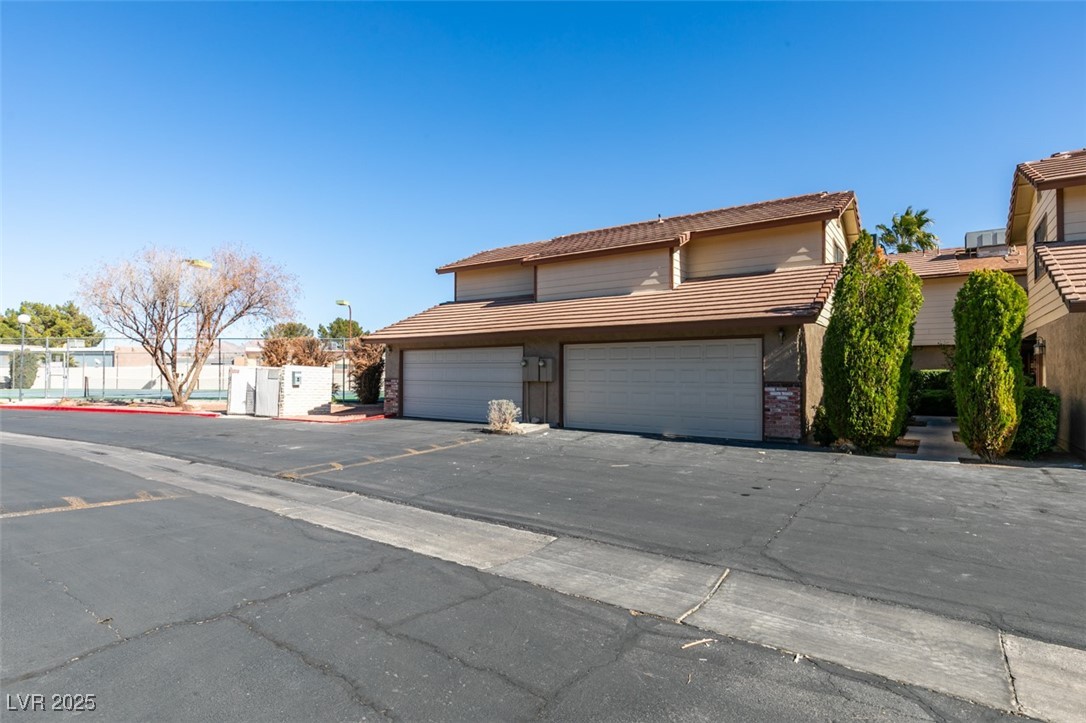 3484 Nightflower Lane B Property Photo 12