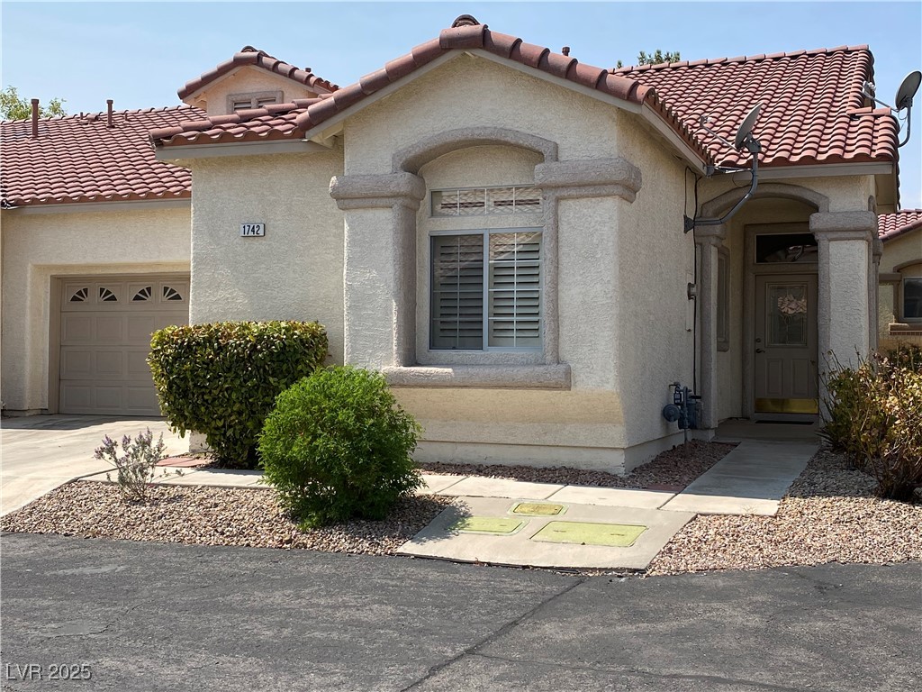 1742 Franklin Chase Terrace Property Photo 2