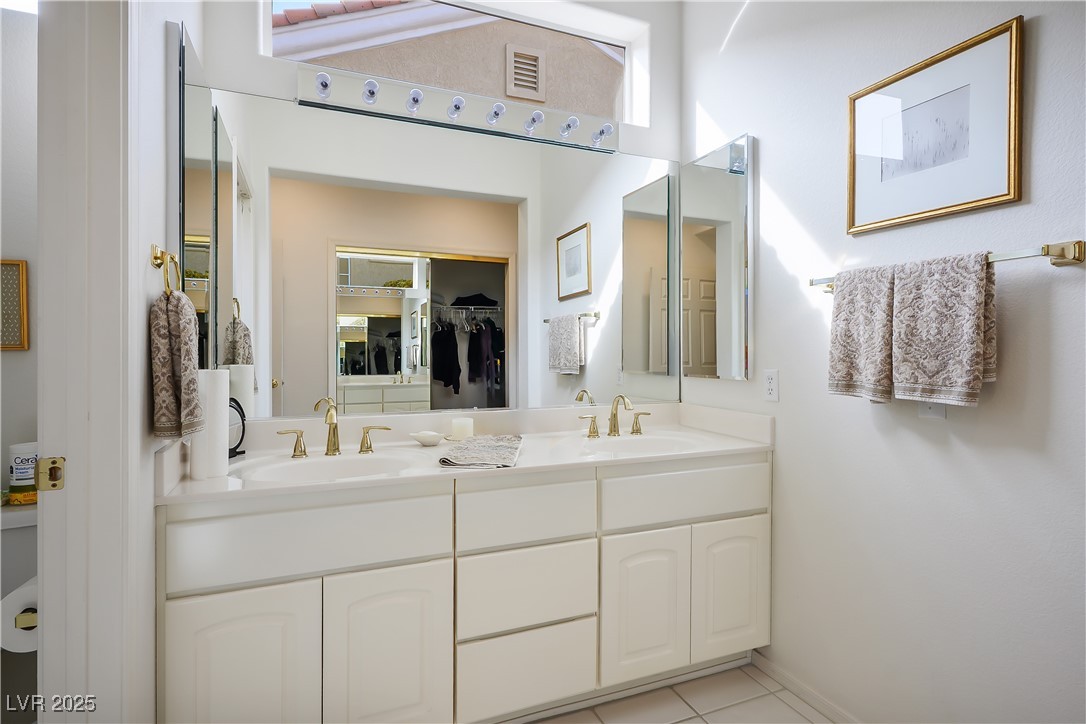 10132 Cresent Creek Drive Property Photo 14