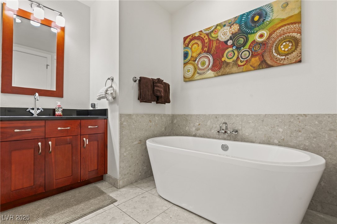 4525 Dean Martin Drive 1500 Property Photo 27